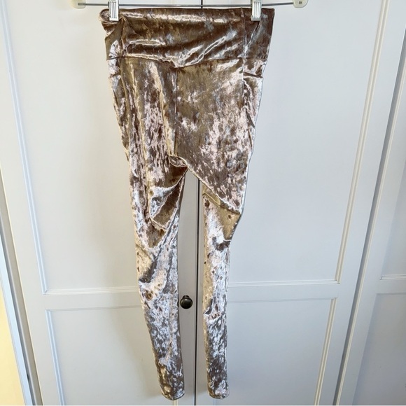 New! Fabletics 3-piece Set Crushed Velour Zip Up Hoodie/Legging/Bra-Top Sz Small - Picture 11 of 16